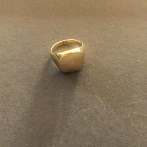 Signet ring